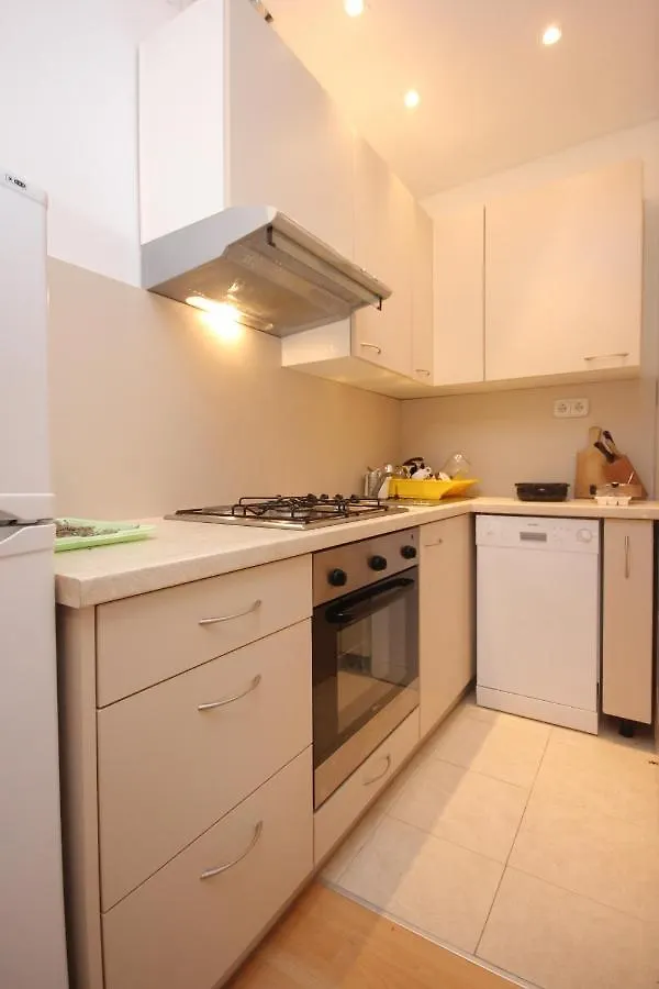 פובליאנה Apartment Dinjiska 9386A 0*,